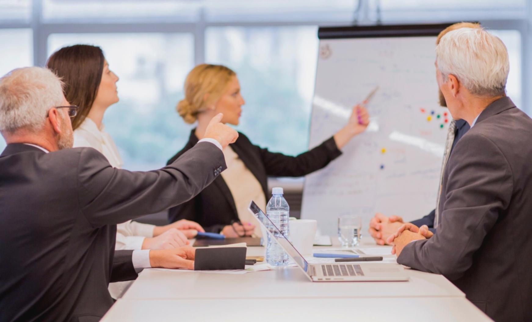 Ambiente di lavoro phelionvexa a Milano con spazi formativi